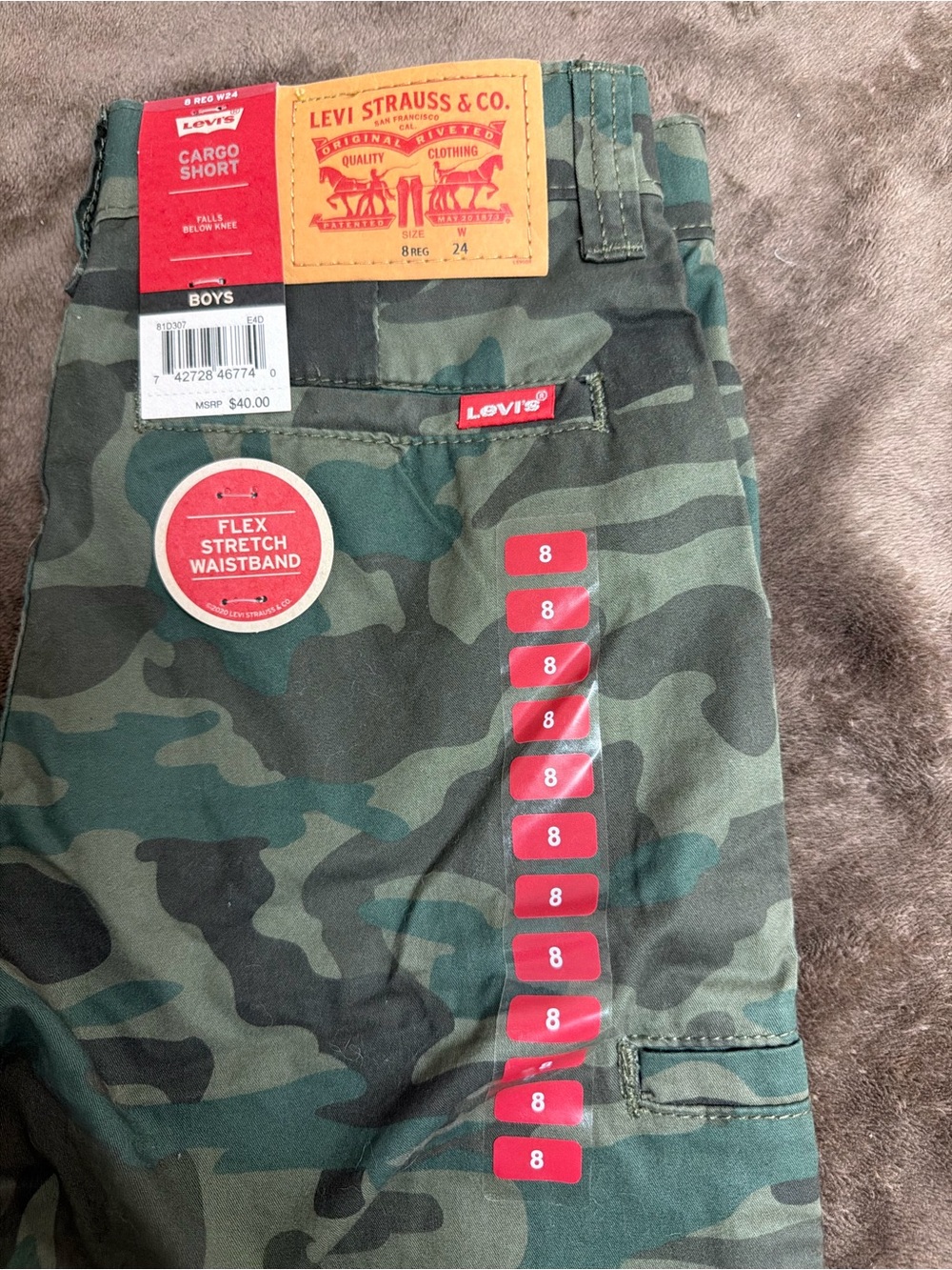 Levi's Men's Green Camo Cargo Shorts - Picture 5 of 5
